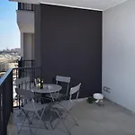 Regina\'S Home